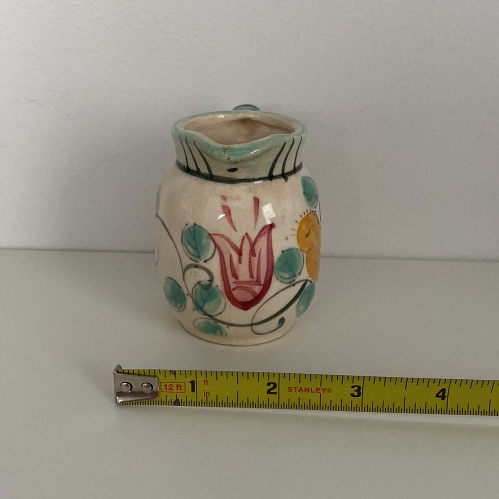 Vintage pottery creamer with baby chick - Picture 3 of 5